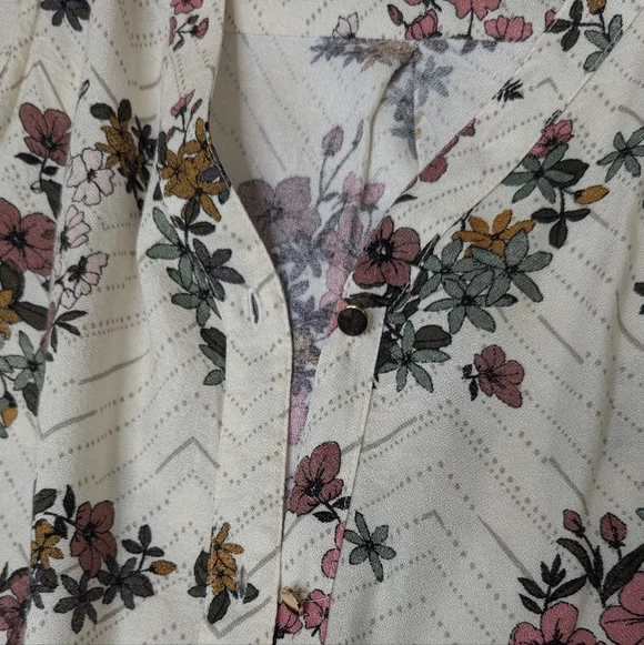 Maurices Floral Sleeveless Button-Down Boho Top - Large - Picture 6 of 13
